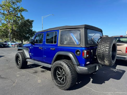 Used 2018 Jeep Wrangler Unlimited Sport AWD/4WD image 3