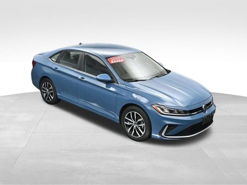 Used 2025 Volkswagen Jetta SE FWD image 37