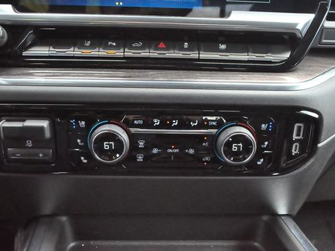Used 2024 Chevrolet Silverado 2500 LTZ w/ LTZ Convenience Package AWD/4WD image 35