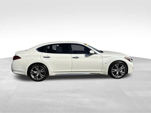 Used 2017 INFINITI Q70 L 3.7 w/ Deluxe Touring Package image 9