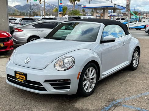 Used 2018 Volkswagen Beetle 2.0T S w/ Style & Comfort Package FWD image 6