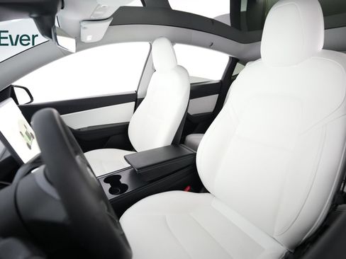 Used 2021 Tesla Model Y Long Range AWD/4WD image 4