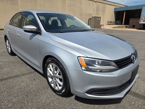 Used 2012 Volkswagen Jetta SE FWD image 13
