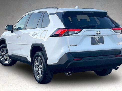 Used 2024 Toyota RAV4 LE AWD/4WD image 32
