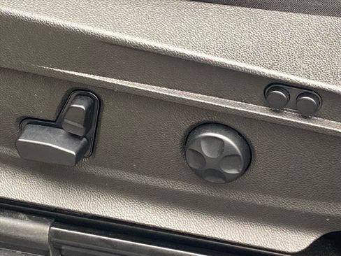 Used 2024 Alfa Romeo Stelvio Veloce image 11