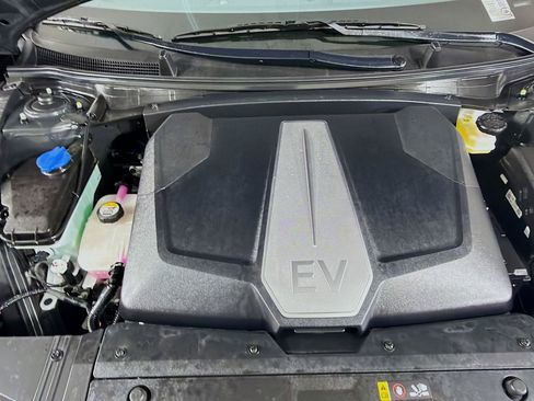 Used 2024 Kia EV6 Wind RWD image 33