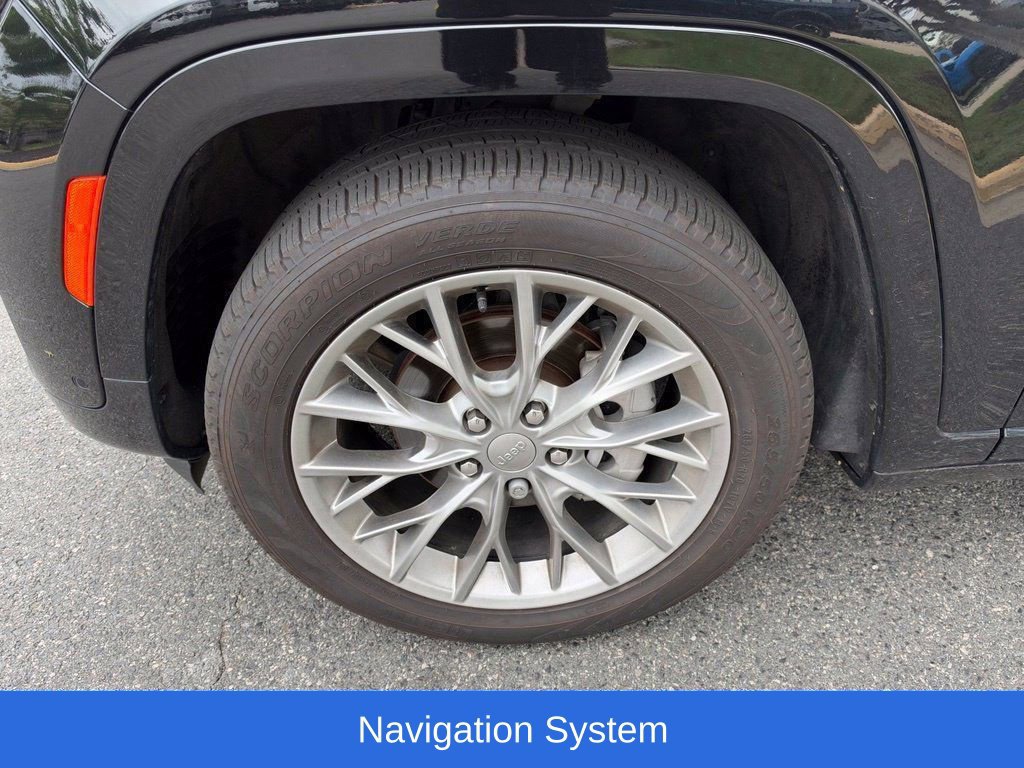 Used 2025 Jeep Grand Cherokee Summit AWD/4WD image 13