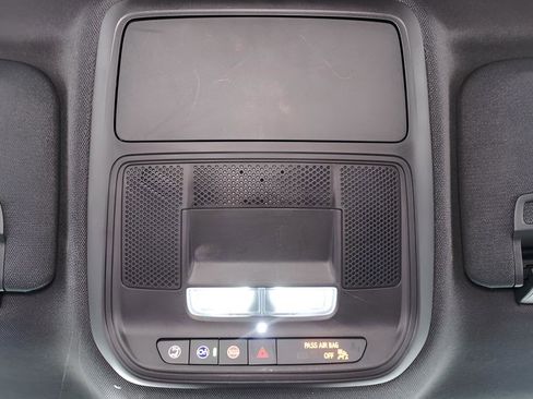 Used 2025 Chevrolet Equinox LT image 18