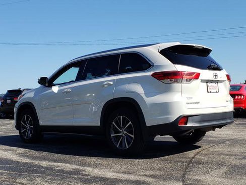 Used 2019 Toyota Highlander AWD V6 image 5