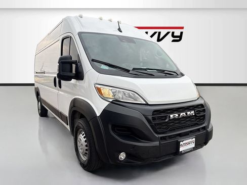 Used 2024 RAM ProMaster 2500 w/ Safety Group FWD image 1