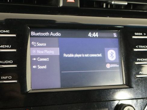 Used 2018 Toyota Camry SE image 26