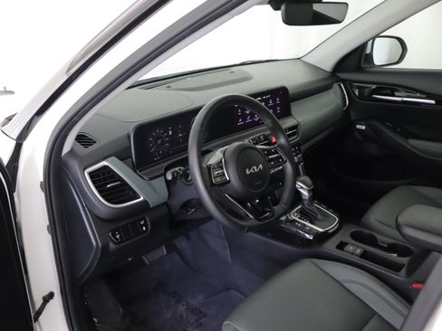 Used 2024 Kia Seltos SX w/ SX Sunroof Package AWD/4WD image 10