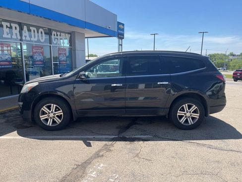 Used 2015 Chevrolet Traverse LT FWD image 2