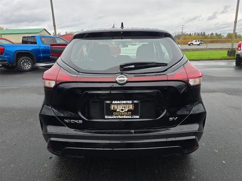 Used 2024 Nissan Kicks SV image 5