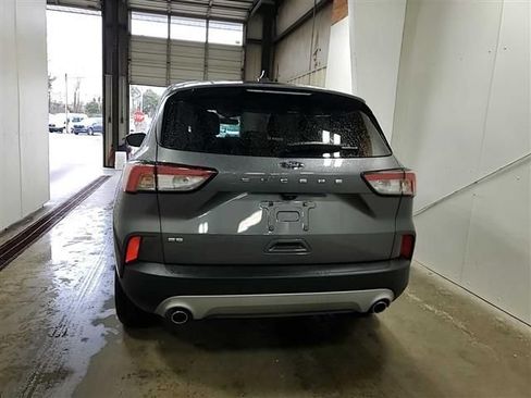 Used 2022 Ford Escape SE w/ Convenience Package FWD image 14