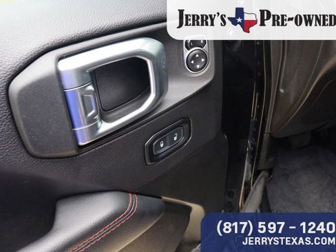 Used 2023 Jeep Gladiator Rubicon w/ Cold Weather Group AWD/4WD image 17