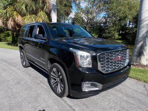 Used 2020 GMC Yukon Denali w/ Denali Premium Package image 22