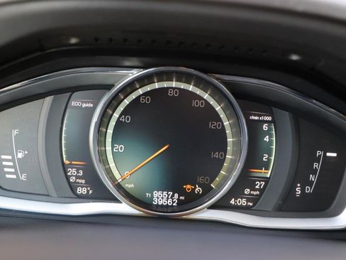 Used 2017 Volvo XC60 T5 Inscription w/ Preferred Option Package image 11