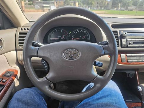 Used 2002 Toyota Camry LE image 13