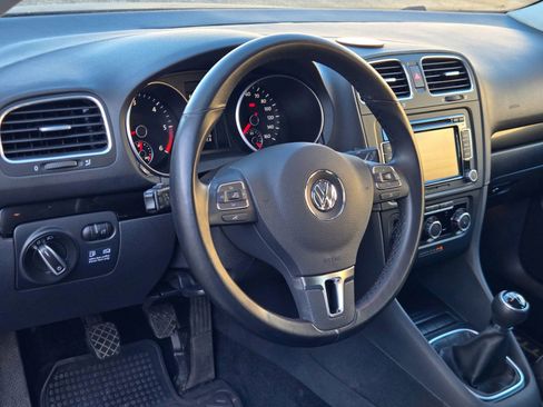 Used 2010 Volkswagen Jetta TDI image 11
