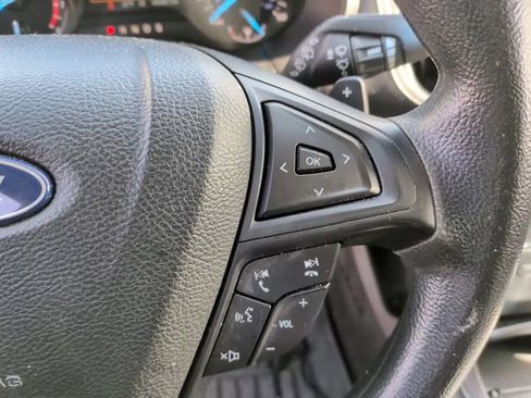 Used 2018 Ford Edge SE image 20