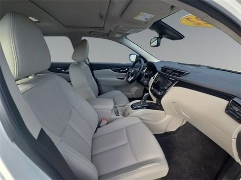 Used 2022 Nissan Rogue Sport SL w/ Premium Package image 19
