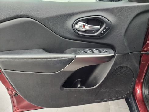 Used 2020 Jeep Cherokee Limited image 37