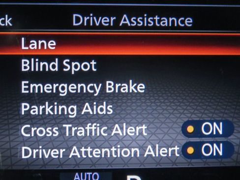 Used 2023 Nissan Rogue S image 23