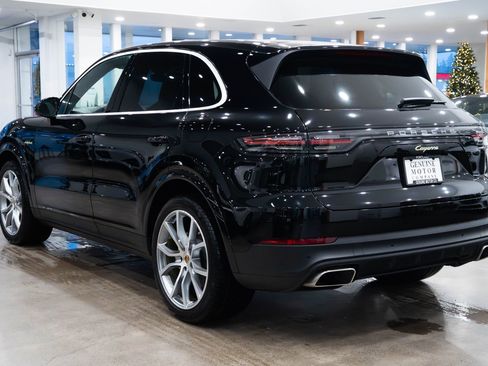 Used 2023 Porsche Cayenne image 6