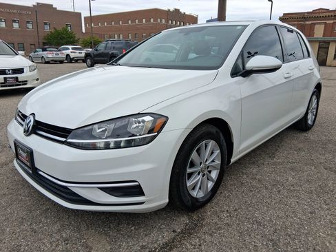 Used 2018 Volkswagen Golf S FWD image 3