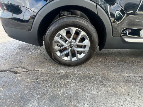 Used 2024 Kia Telluride LX image 12