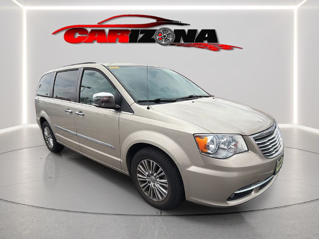 Used 2015 Chrysler Town & Country Touring-L w/ Driver Convenience Group FWD image 10