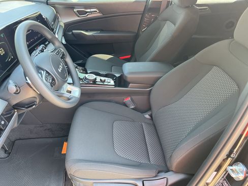 New 2025 Kia Sportage LX AWD/4WD image 16