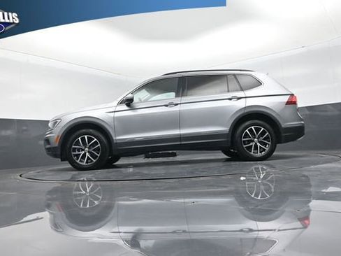 Used 2021 Volkswagen Tiguan SE image 20