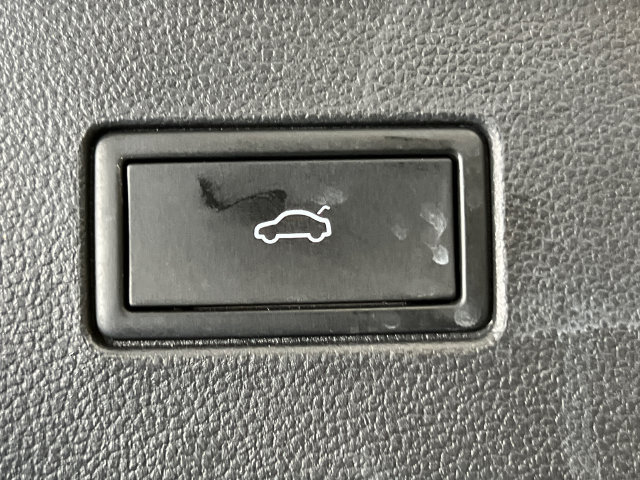 Certified 2024 Volkswagen Atlas SE FWD image 6