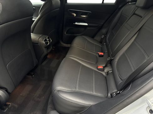 Used 2023 Mercedes-Benz GLC 300 4MATIC image 32