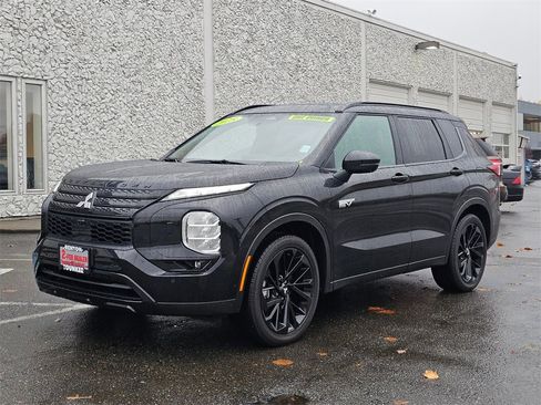 Used 2025 Mitsubishi Outlander SEL Black Edition image 1