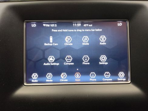 Used 2018 Jeep Grand Cherokee Laredo RWD image 25