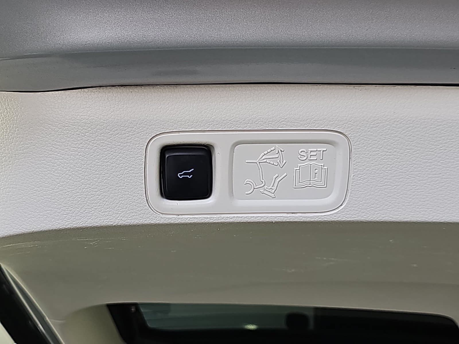 Used 2019 Lincoln Navigator L Black Label w/ Cargo Package AWD/4WD image 13