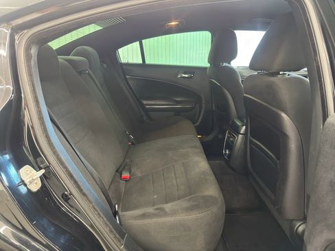 Used 2014 Dodge Charger SE w/ Connectivity Group image 11