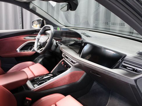 Used 2025 Audi SQ5 Prestige image 28