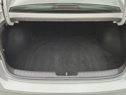 Used 2021 Hyundai Elantra SEL w/ Convenience + Premium Package FWD image 21