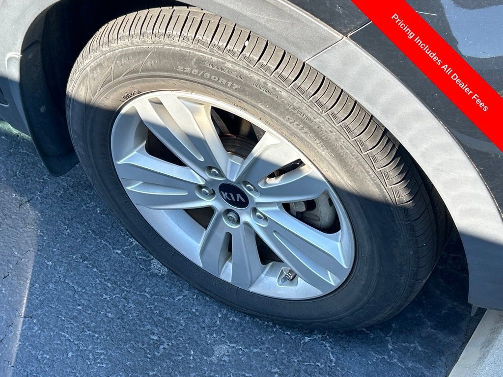 Used 2019 Kia Sportage LX FWD image 2