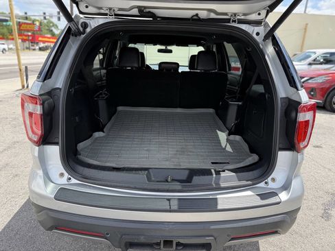 Used 2019 Ford Explorer XLT w/ Equipment Group 202A image 21