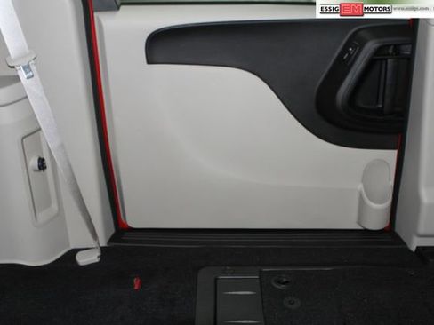 Used 2014 Dodge Grand Caravan SE w/ Quick Order Package 29E SE image 24