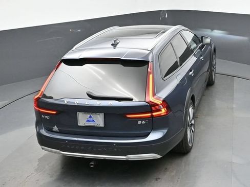 Used 2022 Volvo V90 B6 Cross Country AWD/4WD image 21