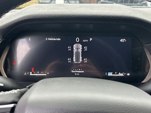 New 2025 Jeep Grand Cherokee Altitude image 30