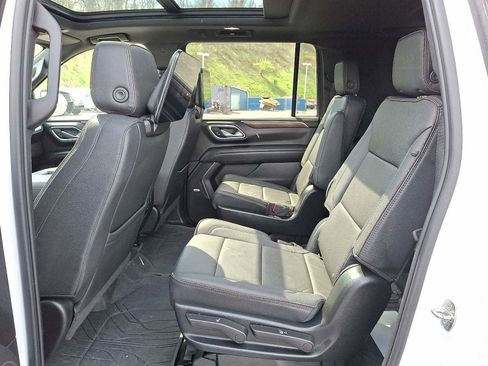 Used 2024 Chevrolet Suburban High Country w/ Advanced Technology Package AWD/4WD image 10