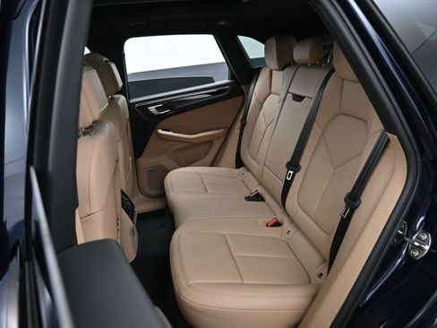 Certified 2021 Porsche Macan S AWD/4WD image 23