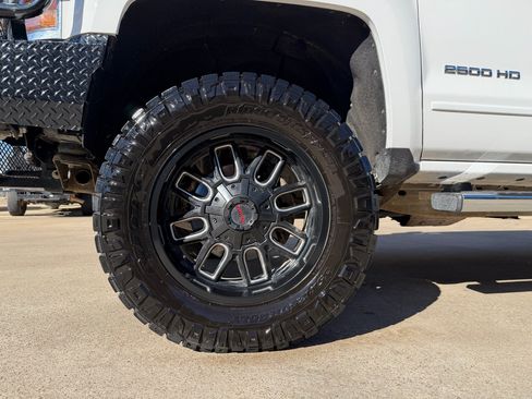 Used 2018 Chevrolet Silverado 2500 LT w/ Z71 Package, Off-Road image 10